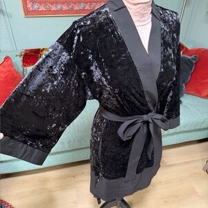 Alexander Del Rossa Black crushed Velvet kimono sleeves belted mini Robe S/M